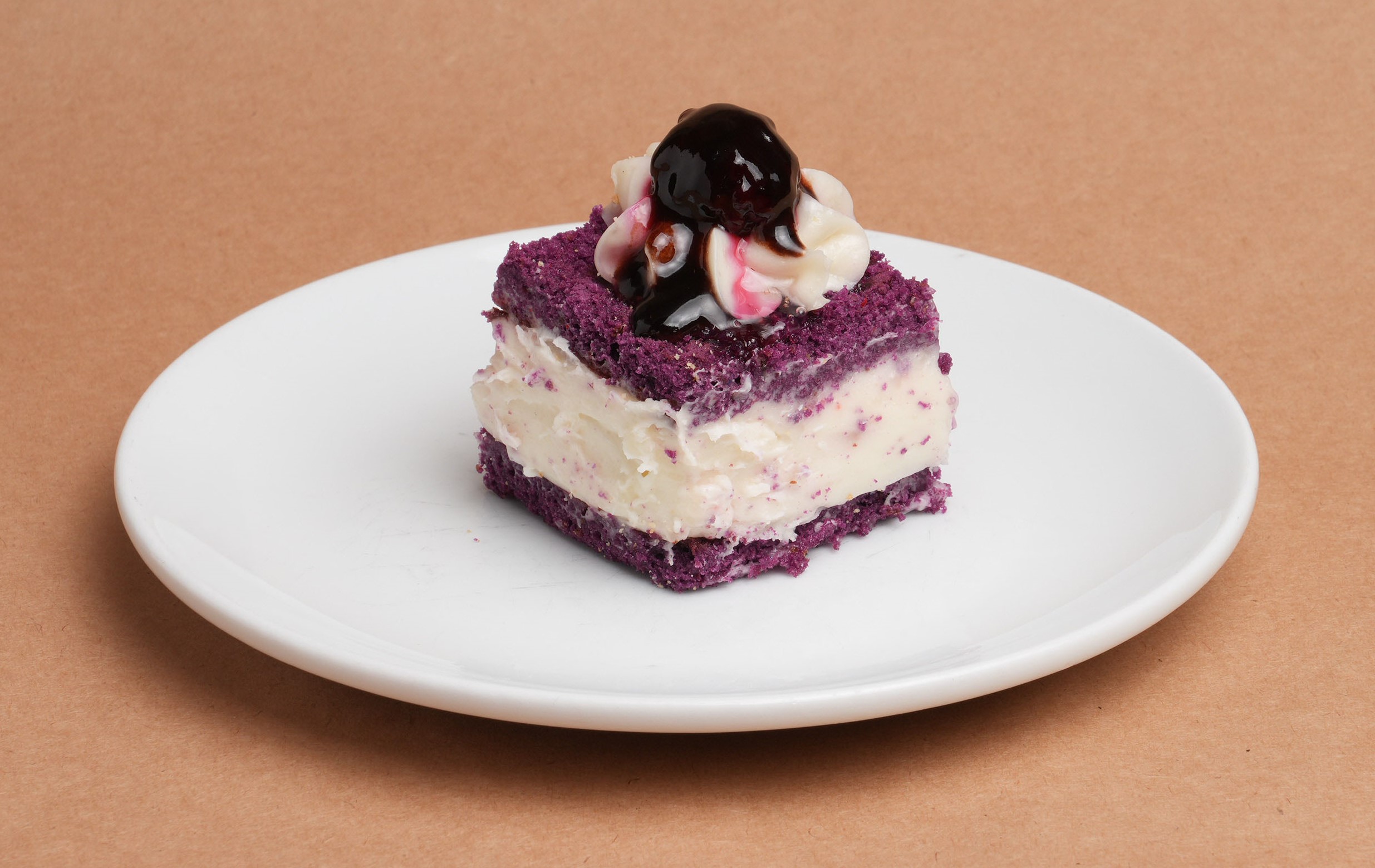 Böğürtlenli Kadife