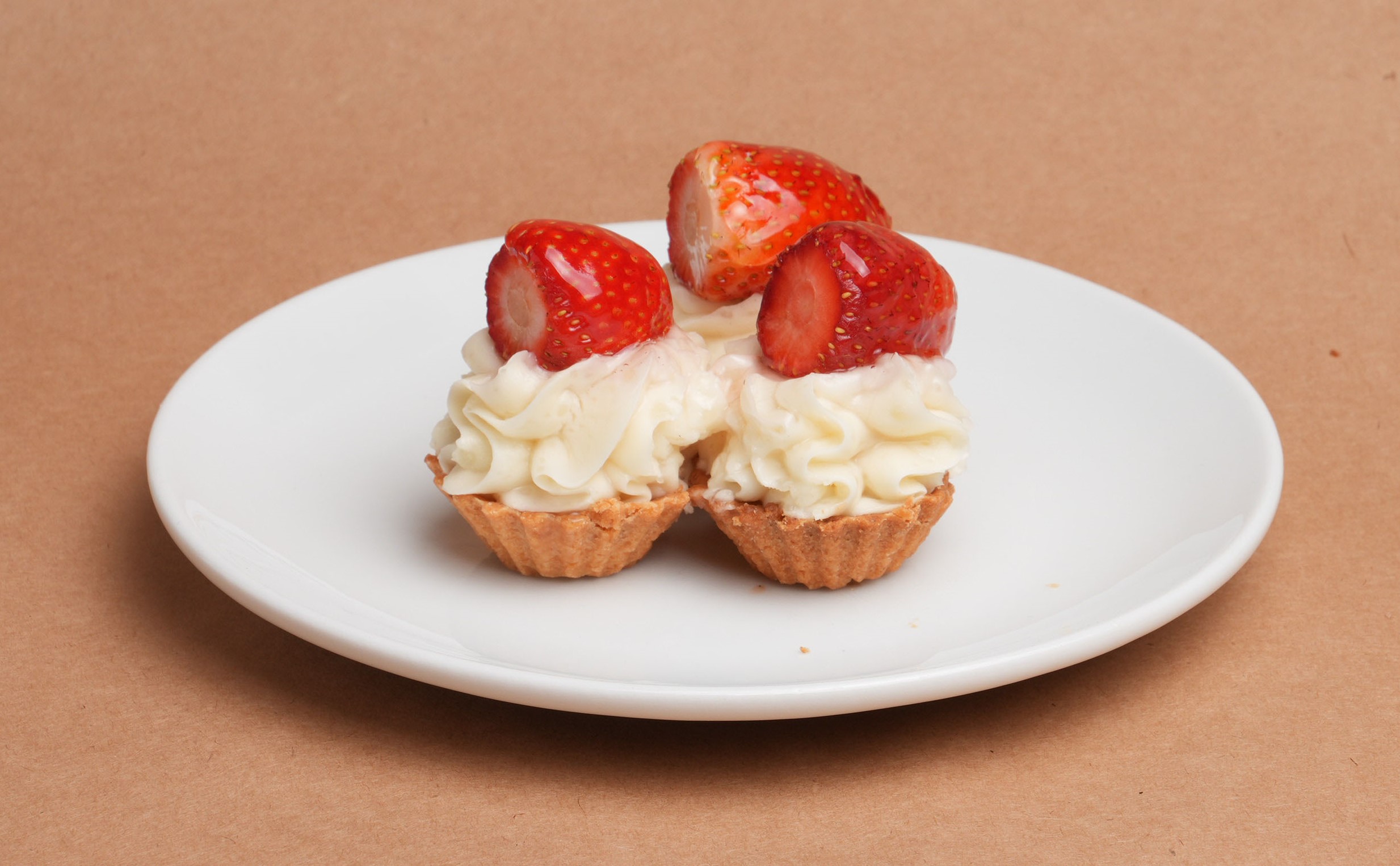 Çilekli Tartolet (Porsiyon 3 adet)